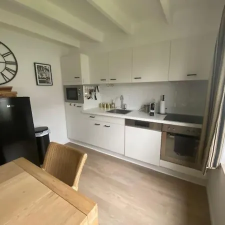 Cosy House In In בית נופש