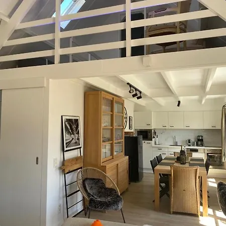 Cosy House In In בית נופש ניופורט